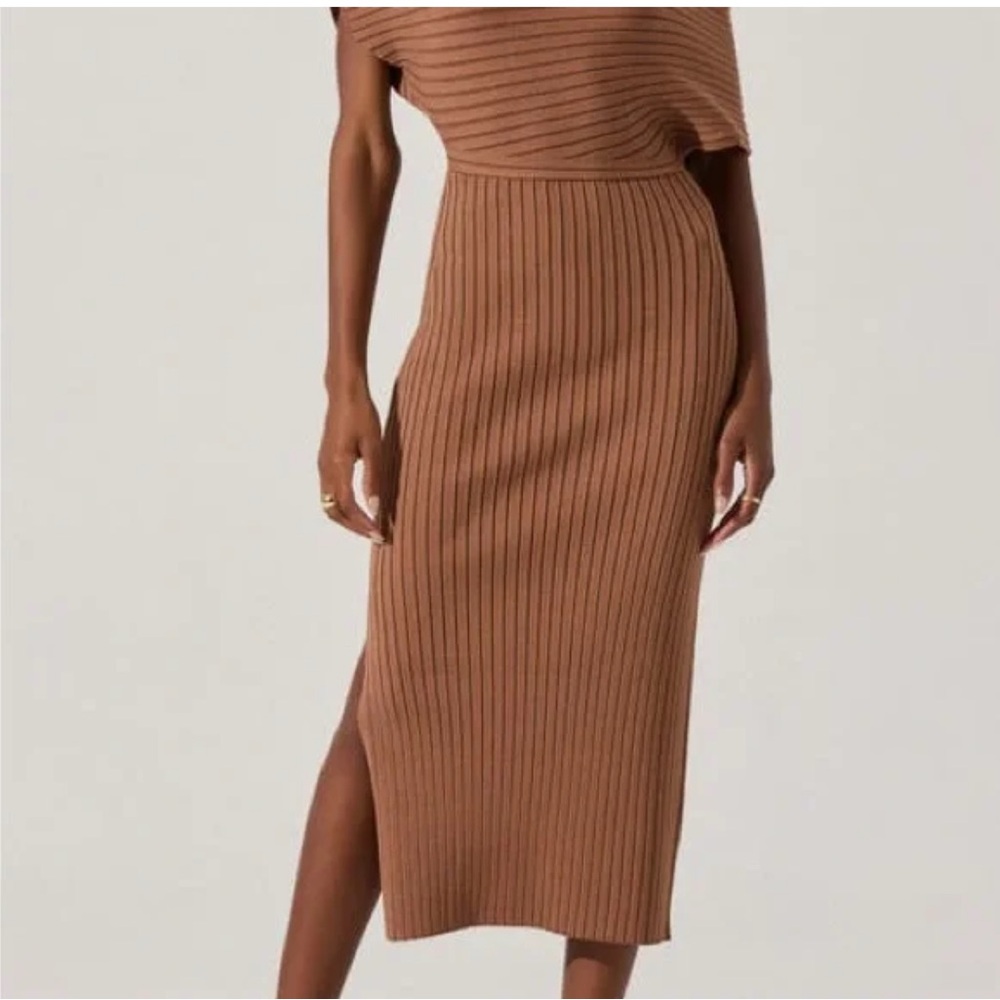 ASTR the Label Off Shoulder Ribbed Dress Tan Brown Bodycon Midi Date Night